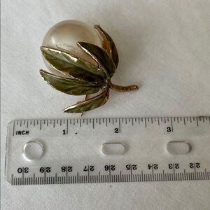Pearl and Leaf Brooch